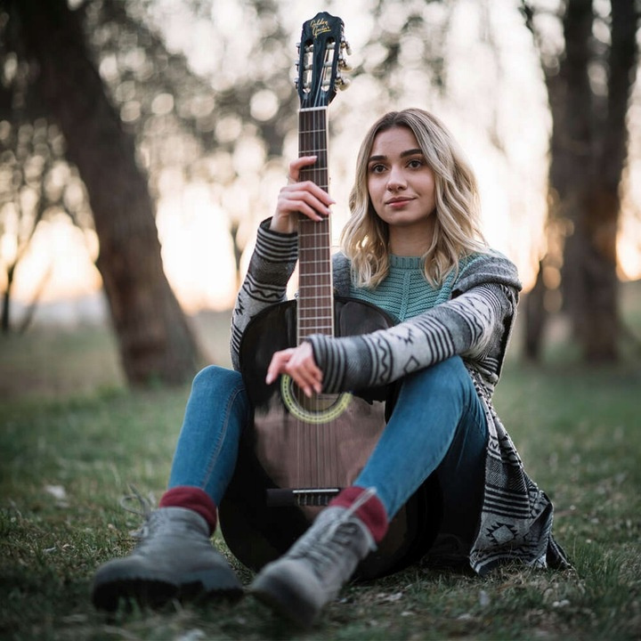 Gitara klasyczna 4/4 39" kolor czarny Guitar+ pokrowiec tuner struny kostki